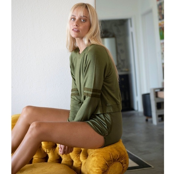 LVHR Revolve Sabina Crop Soft Micro Modal French Terry Raglan Sweatshirt Olive S - Picture 2 of 12